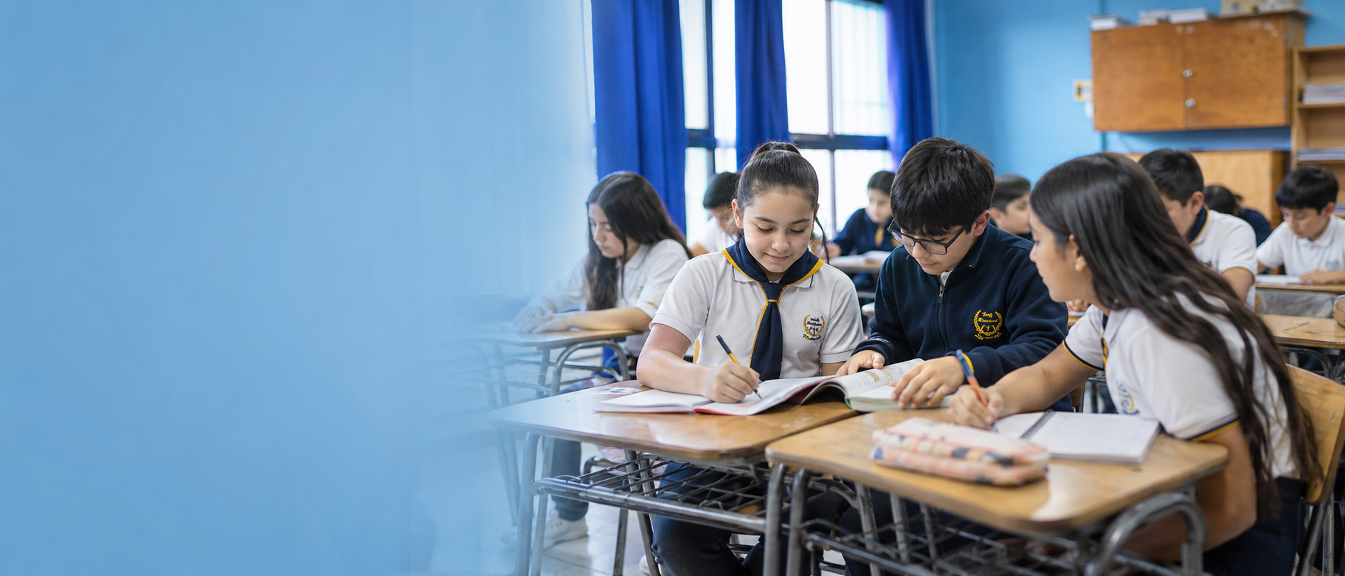 Comunidad educativa del Colegio Marta Brunet